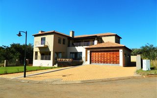 3 Bedroom House in Seasons Lifestyle Estate