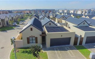 3 Bedroom Cluster in Buh-Rein Estate