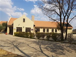 Retail space in Theoville