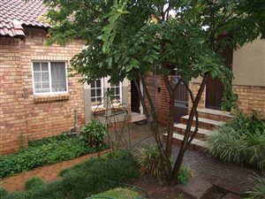 3 Bed Townhouse in Moreleta Park