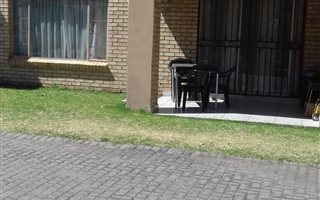 2 Bedroom Townhouse in Mantevrede