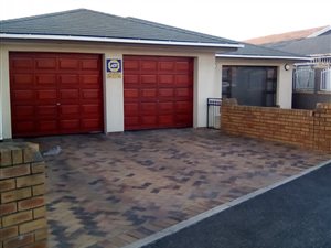 4 Bed House in Ravensmead