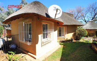 2 Bedroom Garden Cottage in Blue Hills