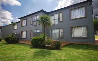 2 Bedroom Apartment in Wilgeheuwel