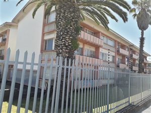 2 Bed Apartment in Parow Central