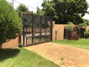 4 Bed House in Lombardy East