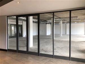 411 m² Commercial space in Devon Park