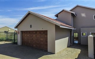 3 Bedroom Duet in Hillside
