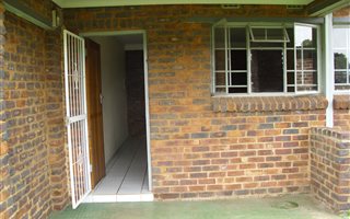 1 Bedroom Garden Cottage in Putfontein AH