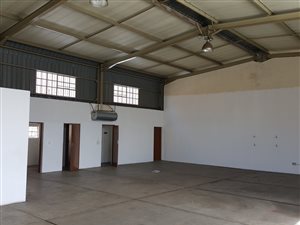 230 m² Industrial space in Brakpan North