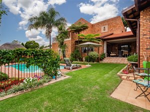 6 Bed House in Dowerglen