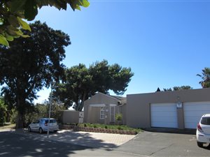 3 Bedroom House in Edgemead