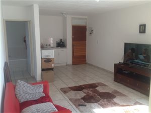 3 Bed Apartment in Westdene