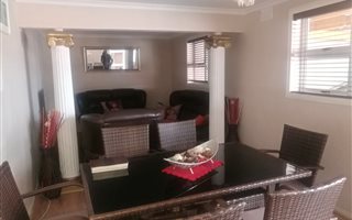2 Bedroom House in Steenberg