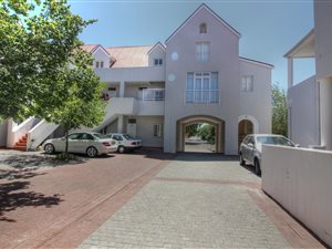 2 Bed Apartment in Paarl