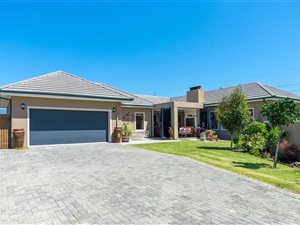 3 Bed House in Kraaibosch