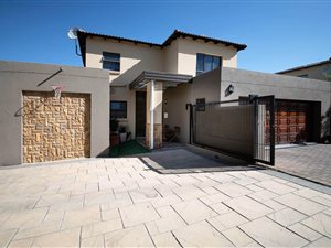 3 Bed Cluster in Radiokop