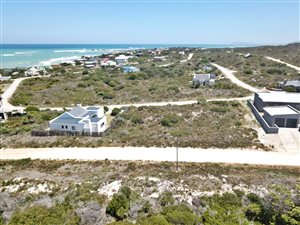 1500 m² Land available in Suiderstrand