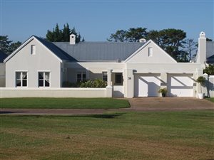 3 Bed House in Steenberg Golf Estate