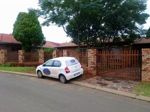4 Bed House in Protea North