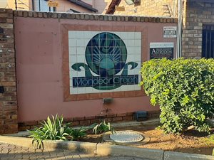 2 Bed Townhouse in Mondeor