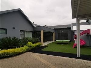 4 Bed House in Mountain Rise