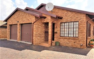 3 Bedroom Townhouse in Eike Park
