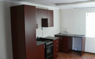 1 Bedroom Garden Cottage in Ravenswood