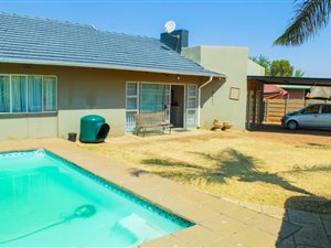 4 Bed House in Bonaero Park