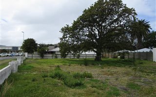 924 m² Land available in Northcliff