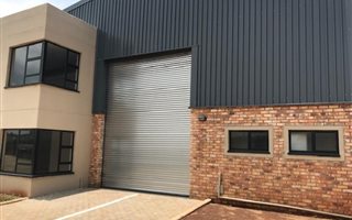 550 m² Industrial space in Clayville