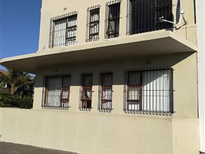 1 Bed Apartment in Goodwood