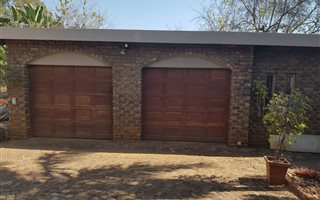 5 Bedroom House in Lynnwood Ridge