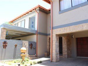 5 Bedroom House in Birdwood
