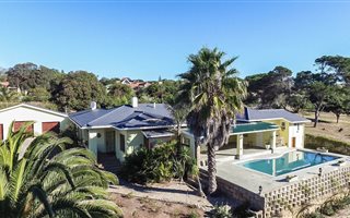 7 Bedroom House in Mossel Bay Central