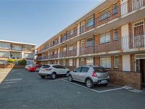 2 Bed Apartment in Rosettenville
