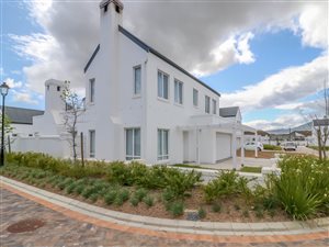 3 Bed House in Koelenbosch Country Estate