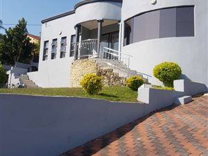 4 Bed House in Nagina