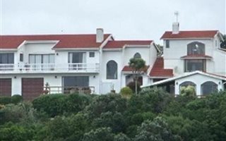 9 Bedroom House in The Heads