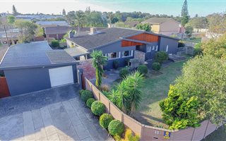 4 Bedroom House in Sunridge Park