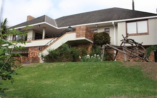4 Bedroom House in Paarl Central West