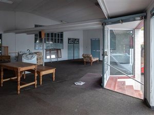567 m² Office Space in Hilton