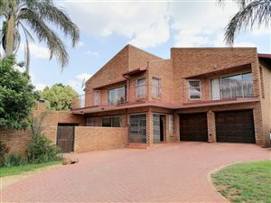 3 Bed House in Waterkloof Heights