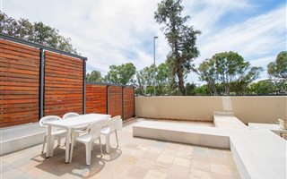 0.5 Bedroom Apartment in Green Point