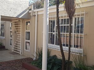 500 m² Commercial space in Windsor West