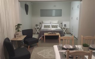 1 Bedroom Garden Cottage in Rozendal