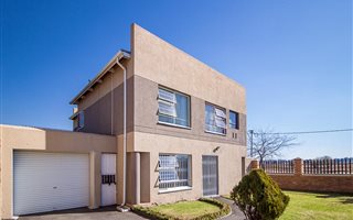 4 Bedroom House in Bosmont