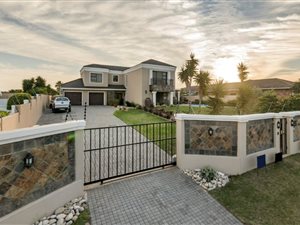 4 Bed House in Summerstrand