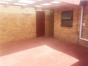 3 Bed Townhouse in Mossel Bay Central