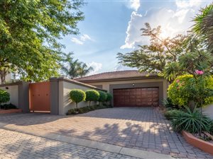 3 Bed House in Ruimsig Country Estate